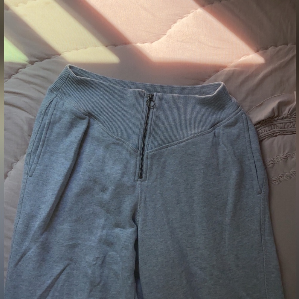 NWOT Aerie Grey Joggers - Picture 2 of 11